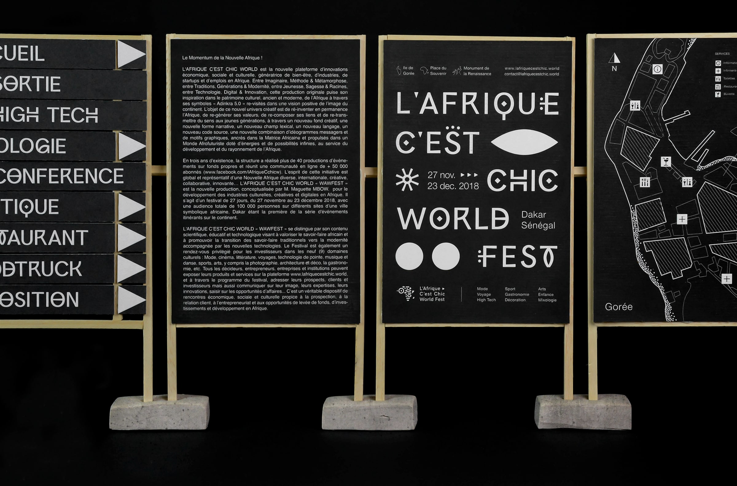 Photo montrant différents panneaux de signalétiques permettant de s'informer ou de se diriger pendant le festival L’Afrique, c’est chic.