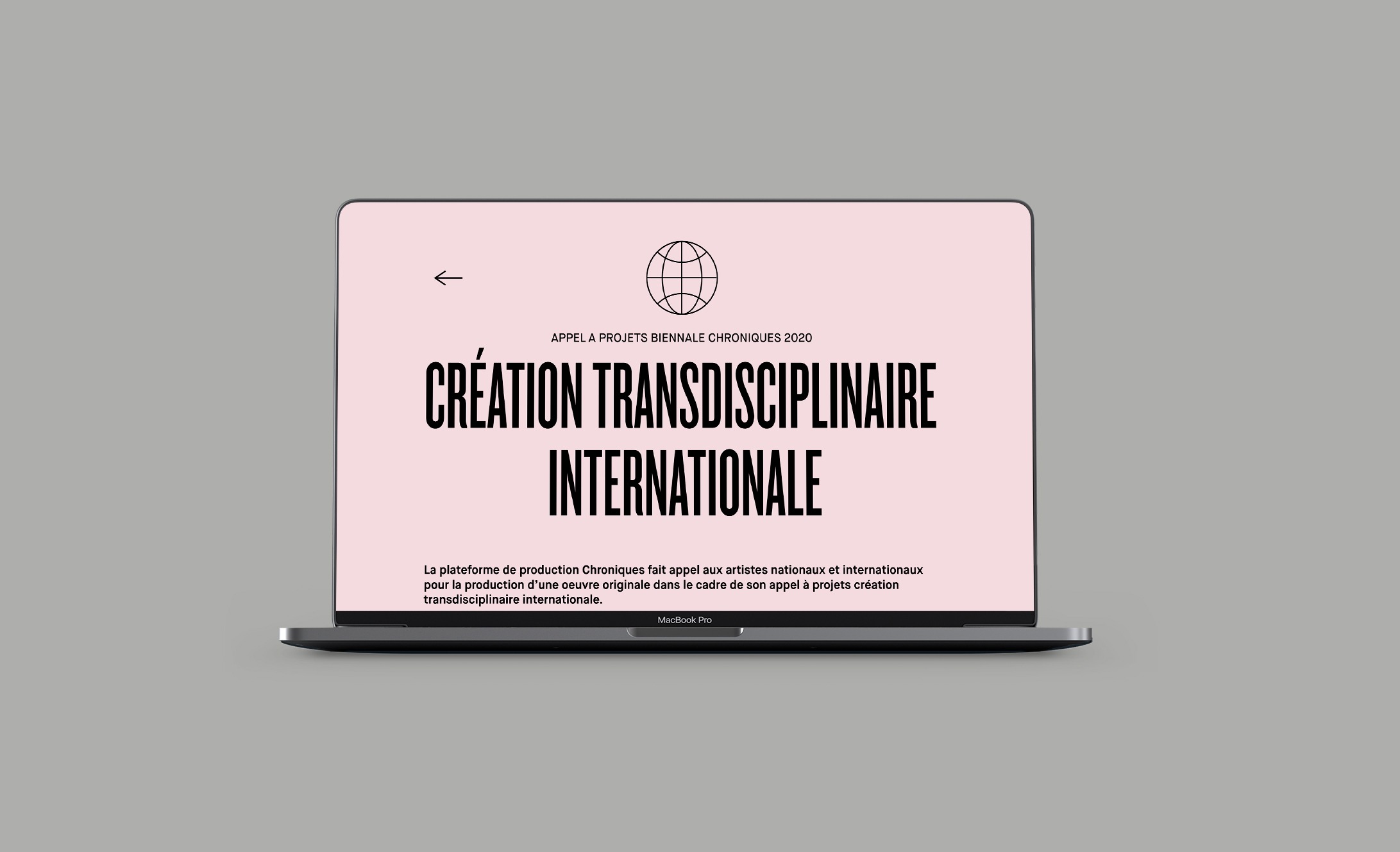 Page du site de la Biennale Chroniques avec une typographie centrale très grande et un pictogramme de la terre au-dessus