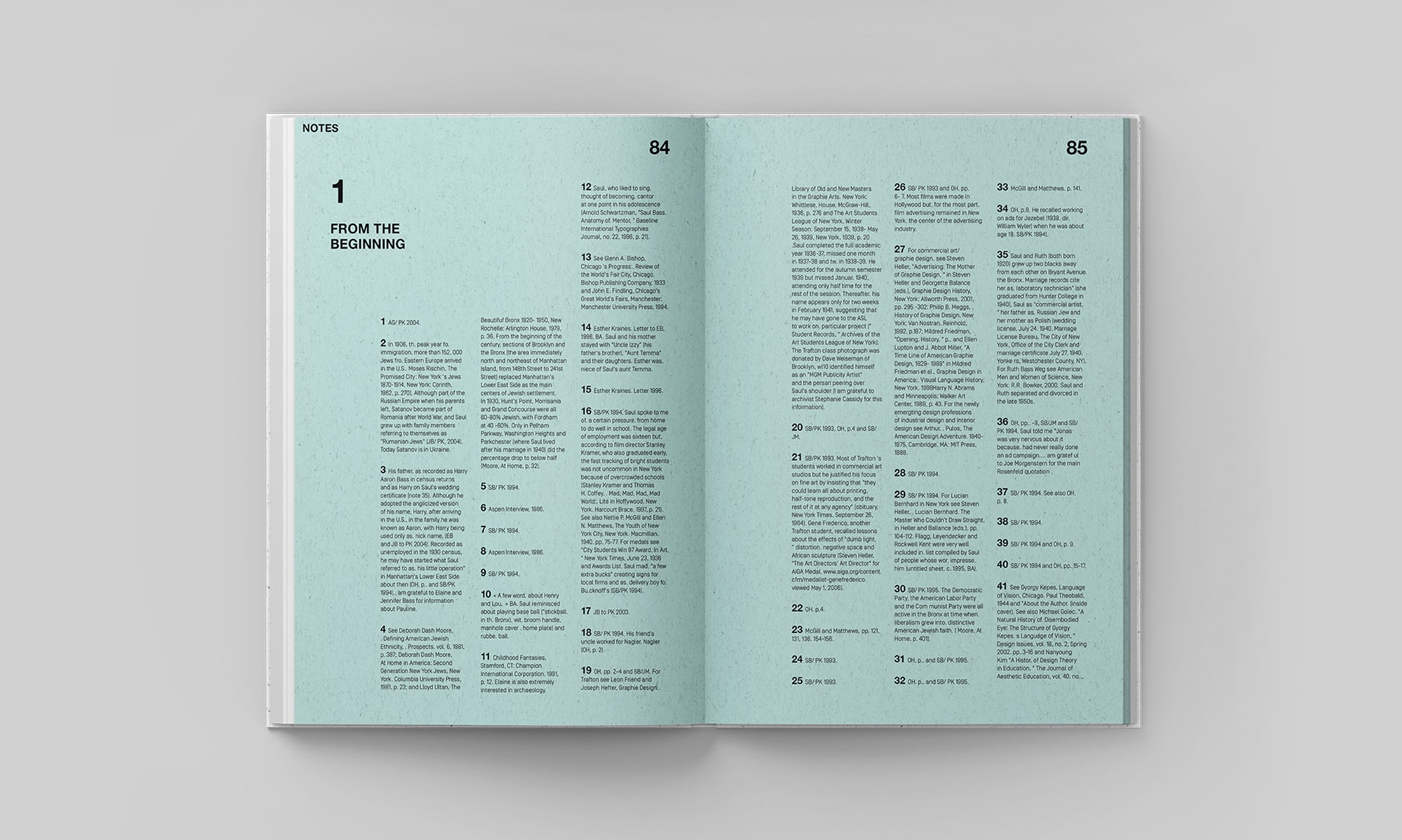 Double page fond de couleur vert d'eau du livre Saul Bass : The Man with Golden Hands