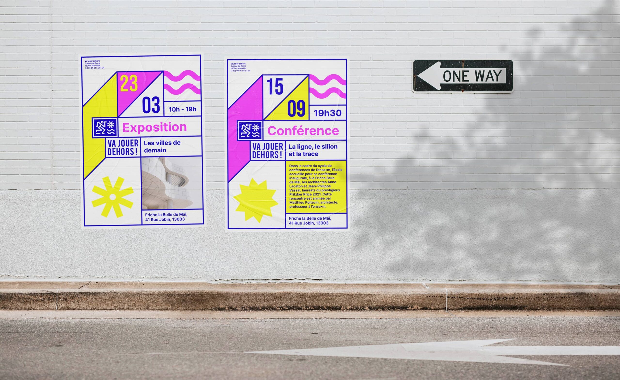 Affiche du festival va jouer dehors sur un mur dans une rue de Marseille