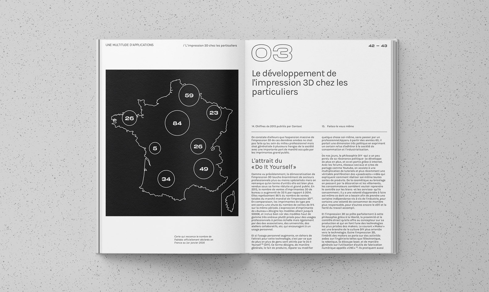 Double page mêlant typographies et une carte de la France, du livre XYZ
